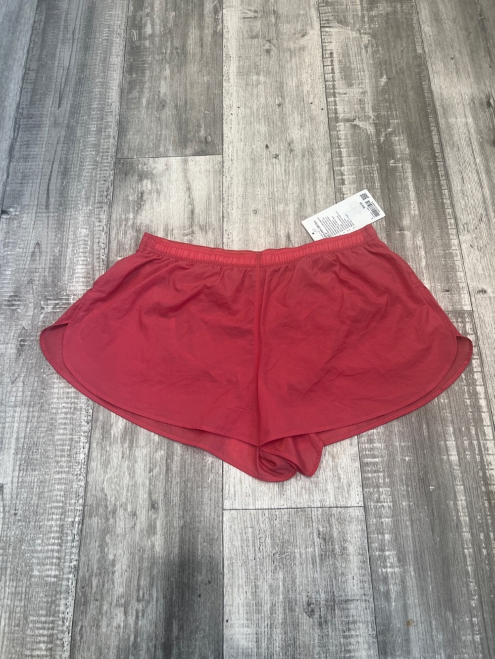 Lululemon Dolphin-Hem MR Run Short 3” Size Large